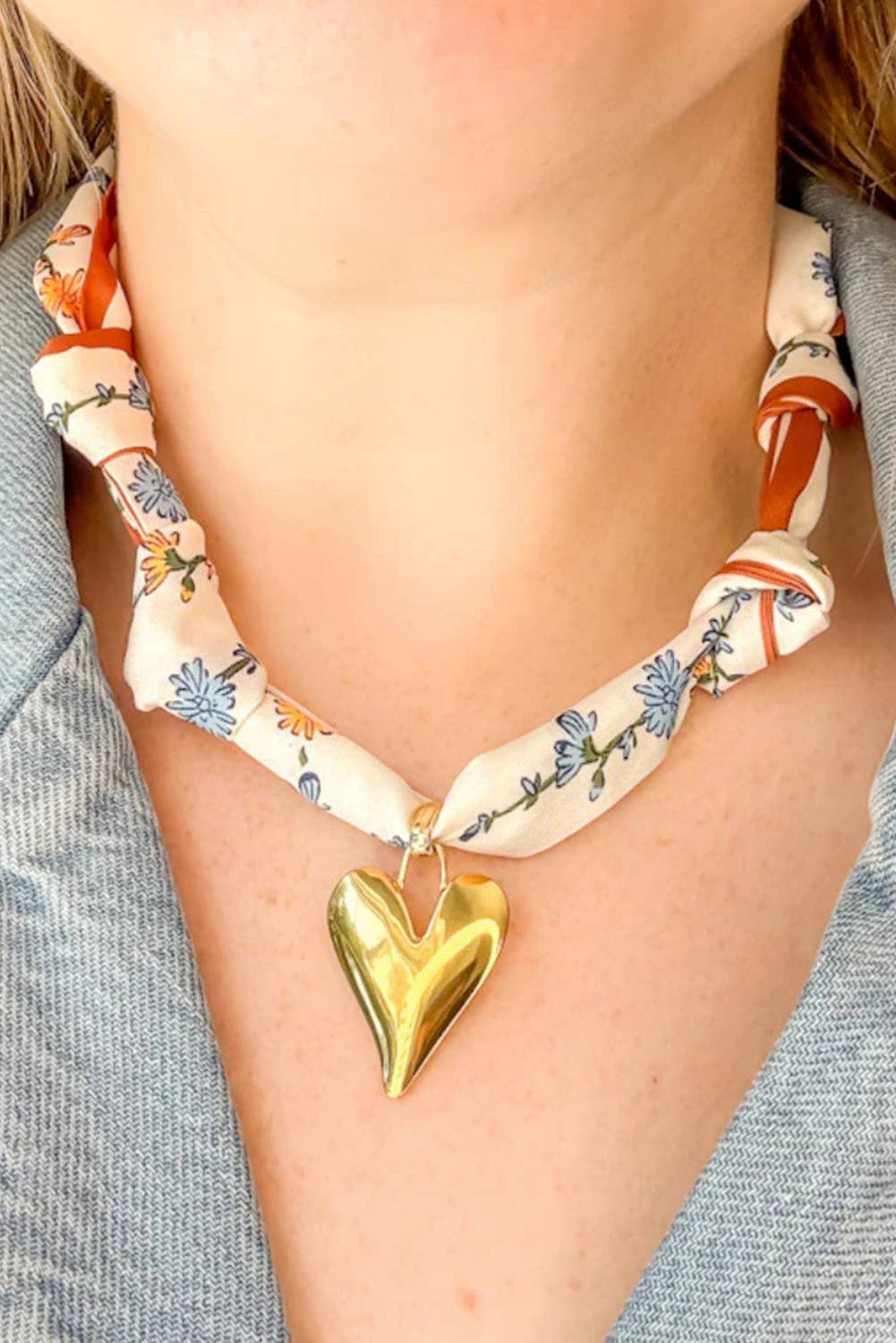 LDC Floral Print Scarf Knotted Gold Heart Charm Necklace: White