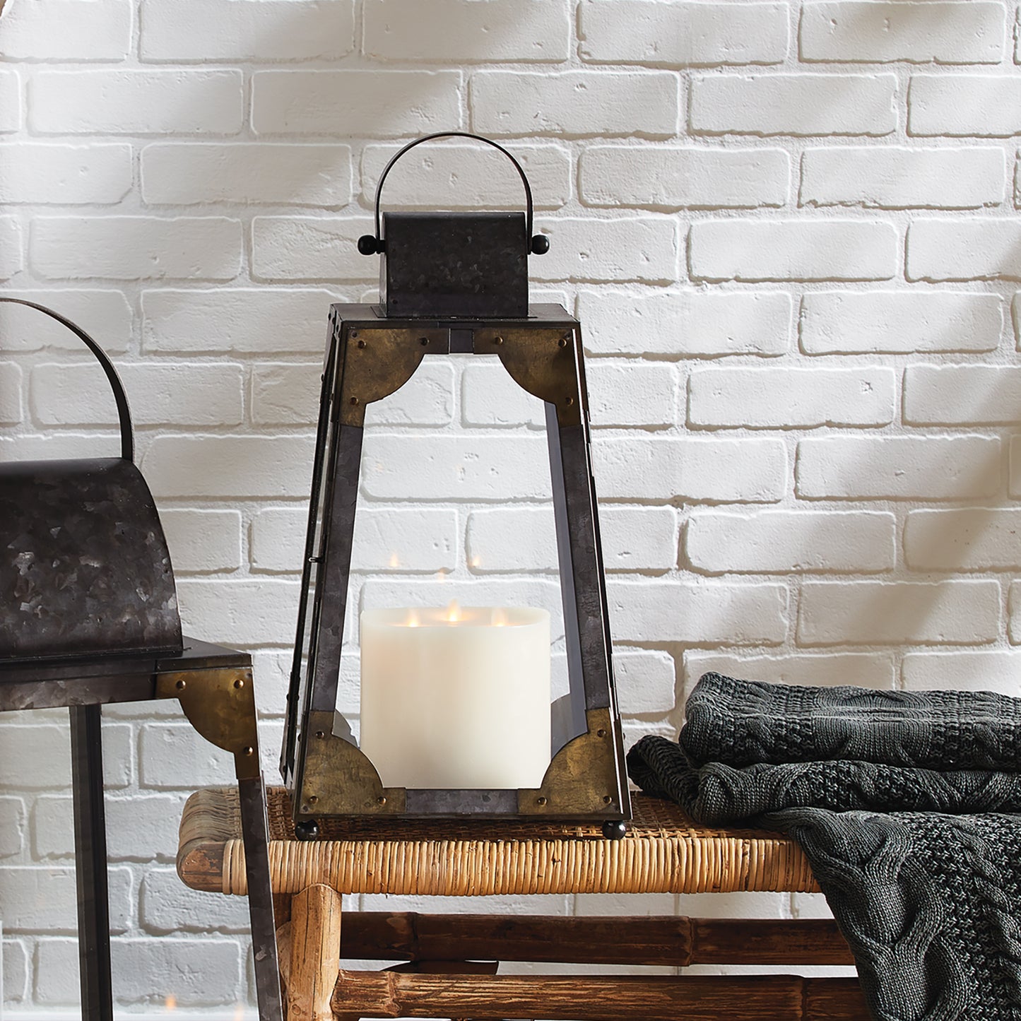 MADERA OUTDOOR LANTERN SMALL