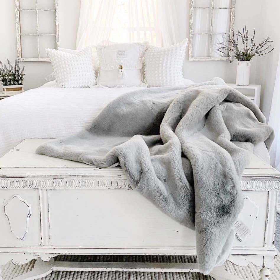 Luxury Faux Rabbit Fur Throw- Multiple Colors: Soft grey