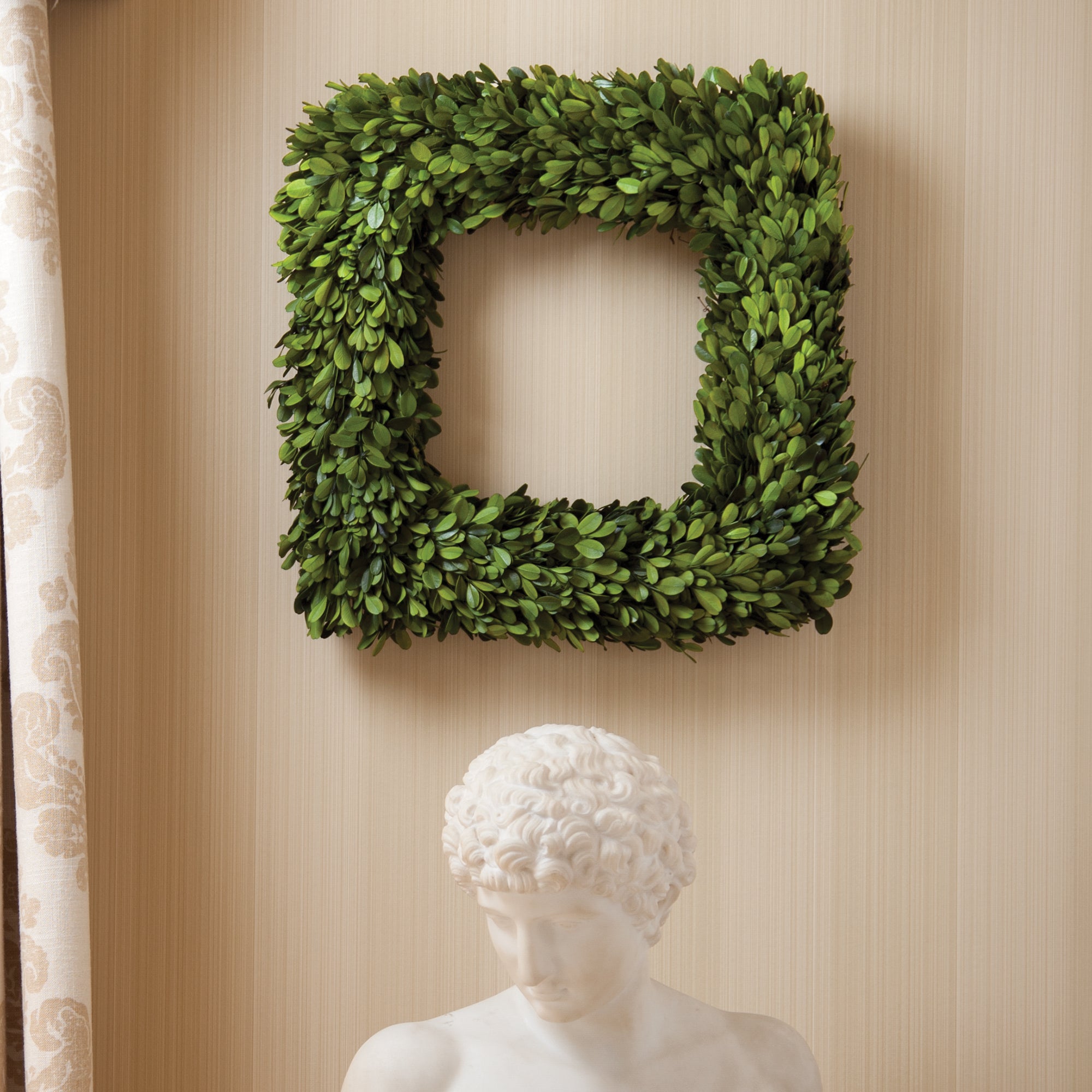 BOXWOOD SQUARE WREATH 16"