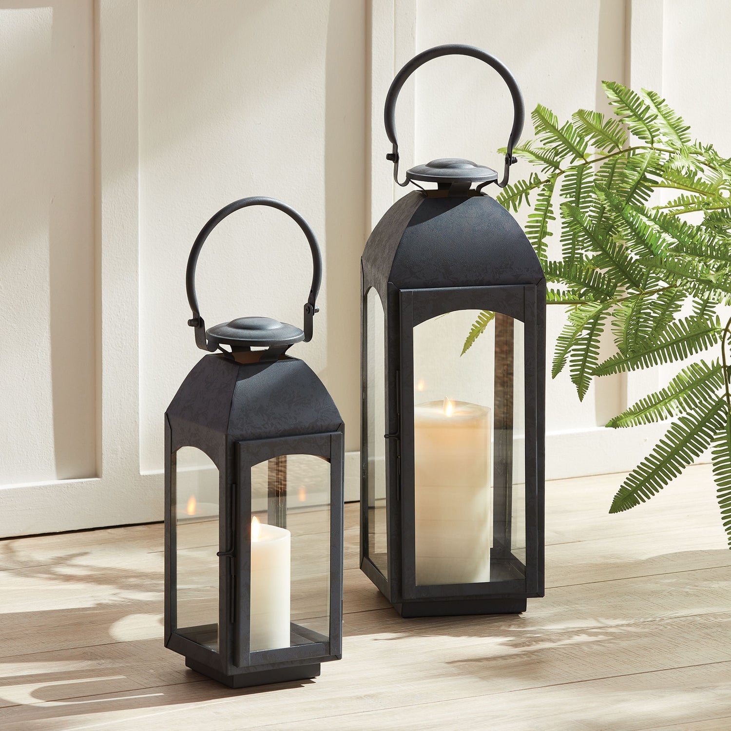 DISCONTINUED Antoinne Outdoor Lantern Large