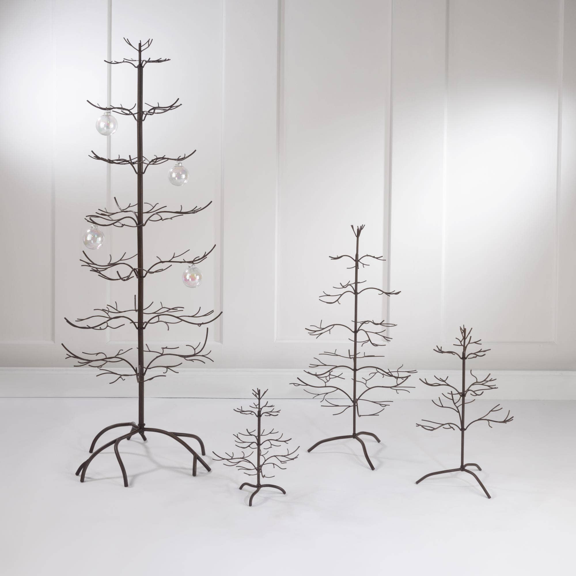 Ornament Trees: White / 36"