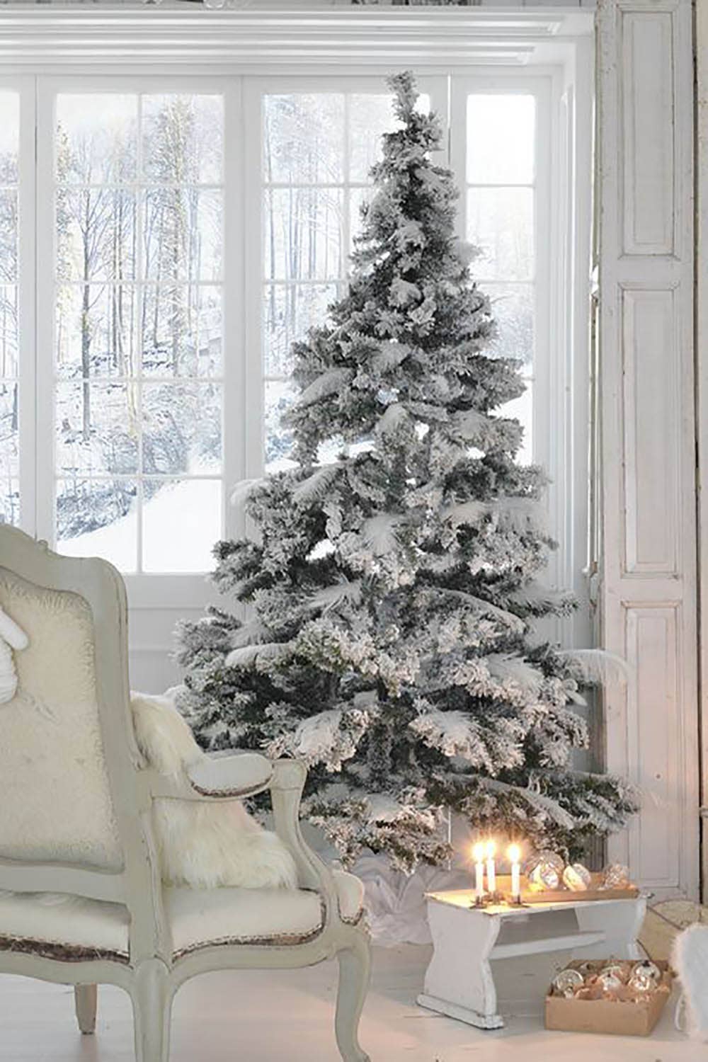 6.5' Heavy Snow Flocked Christmas Tree with Metal Stand, 102