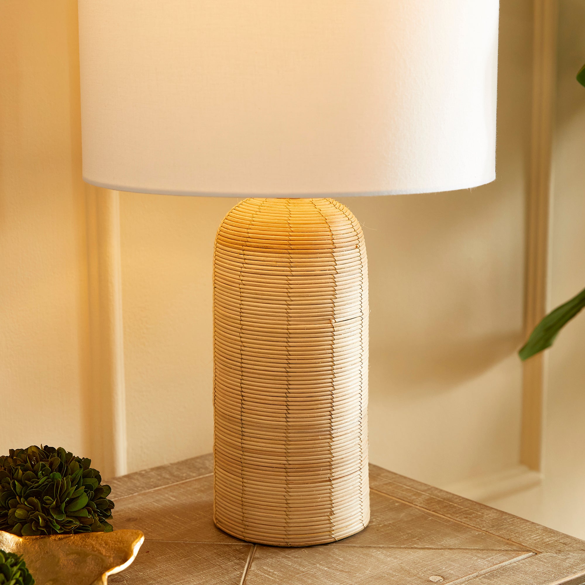 Maye Hourglass Lamp