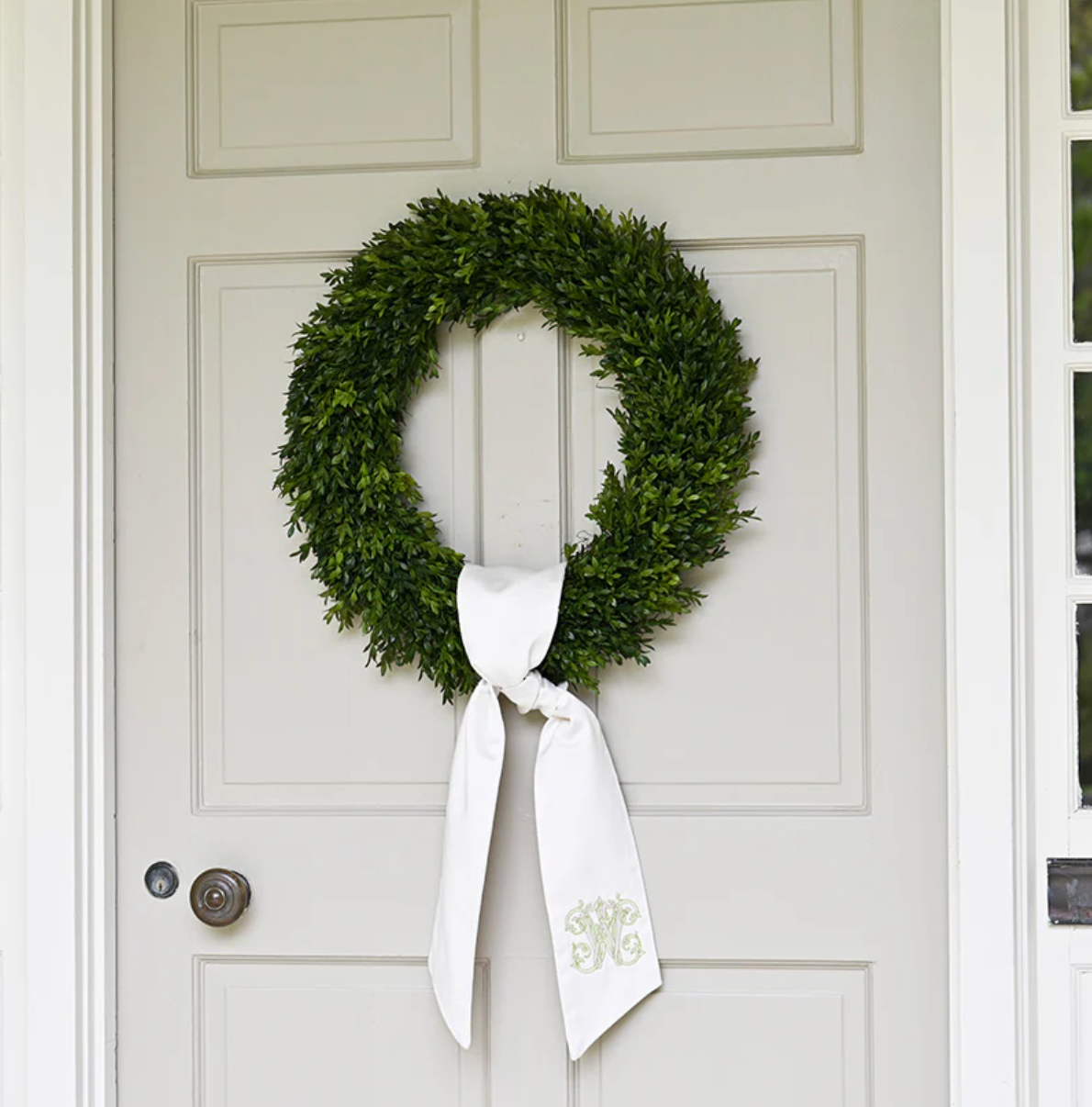 Boxwood Wreath Round 24"