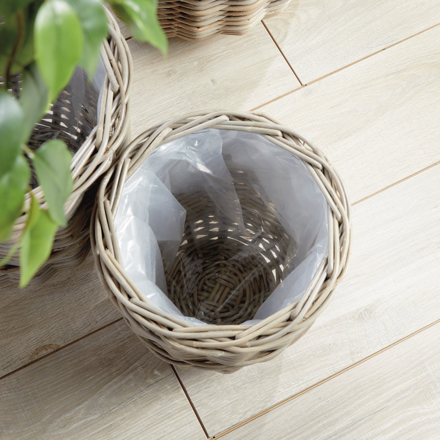 Arlette Basket Planters