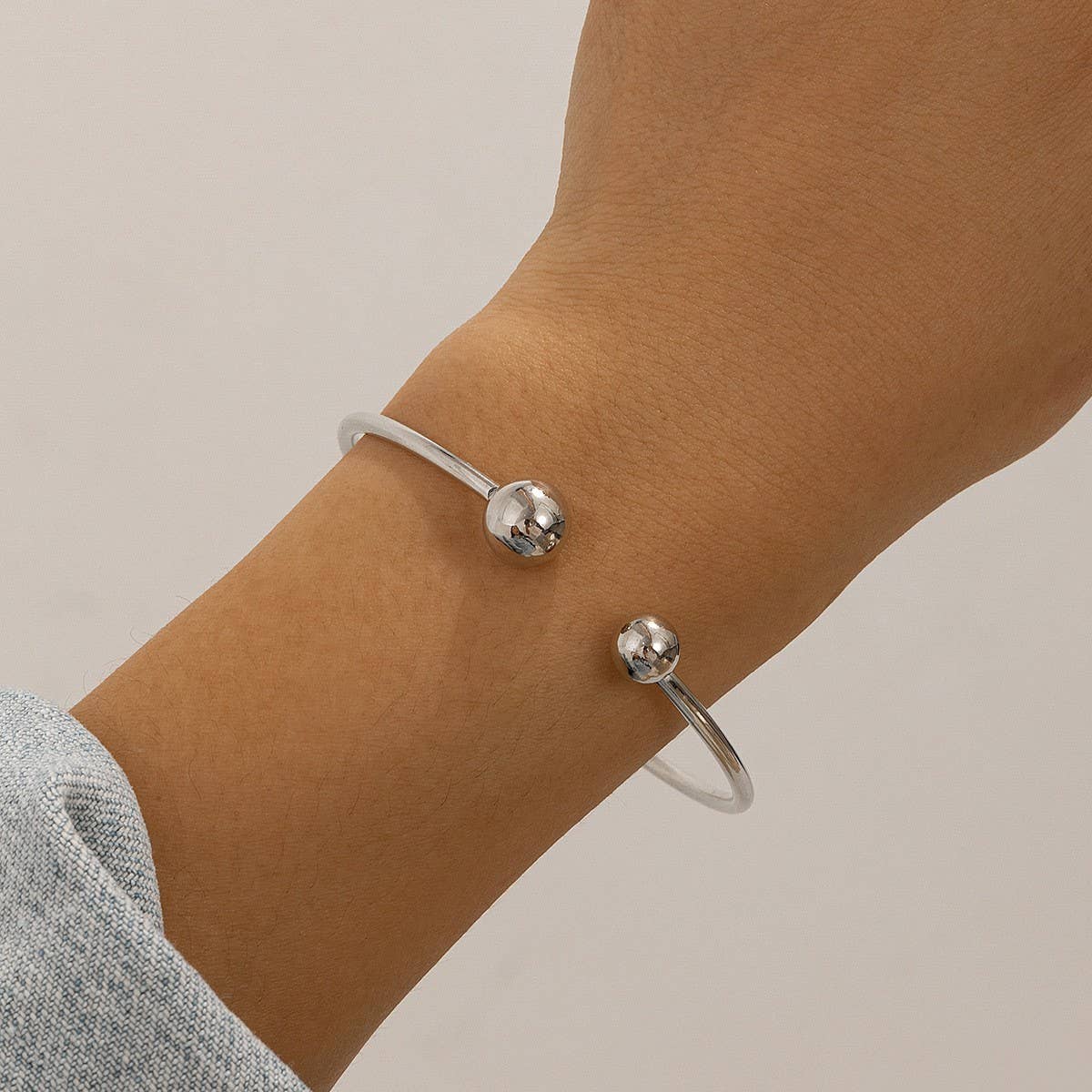 SIMPLE DOUBLE-LAYER HOLLOW KNOTTED OPEN BRACELET_CWMM3101: TYPE9 / (OS) 1