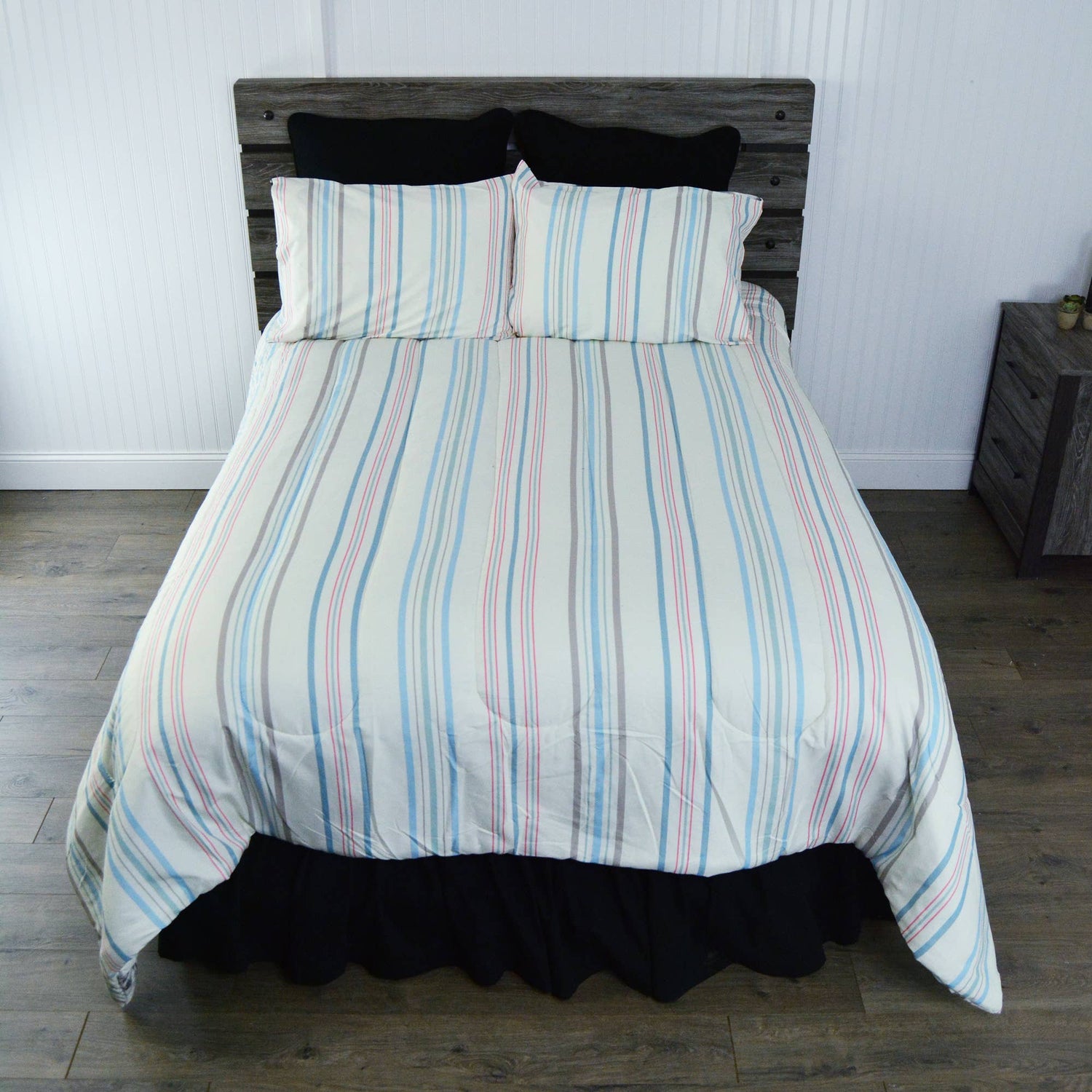 Donna Sharp Cordoba Lightweight 3PC Quilt Set - Clearance: Decor Pillow Stripe