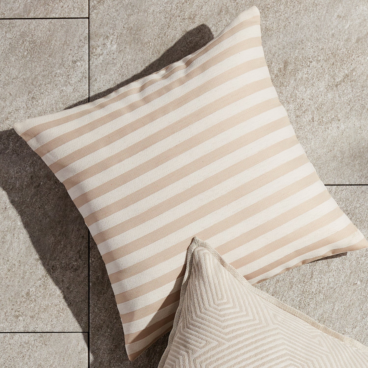 Grant Square Indoor-Outdoor Pillow 20"