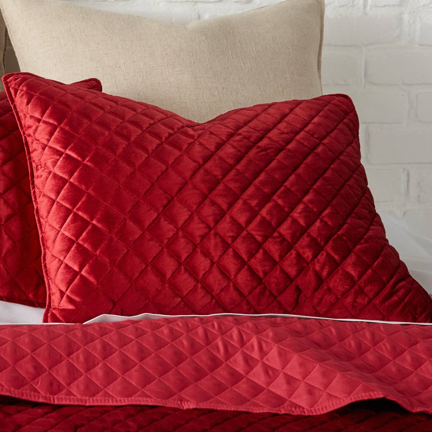 Red Velvet Quilt Set: Red / King/Cal King