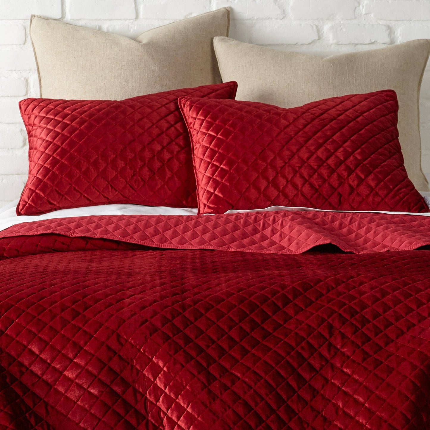Red Velvet Quilt Set: Red / King/Cal King