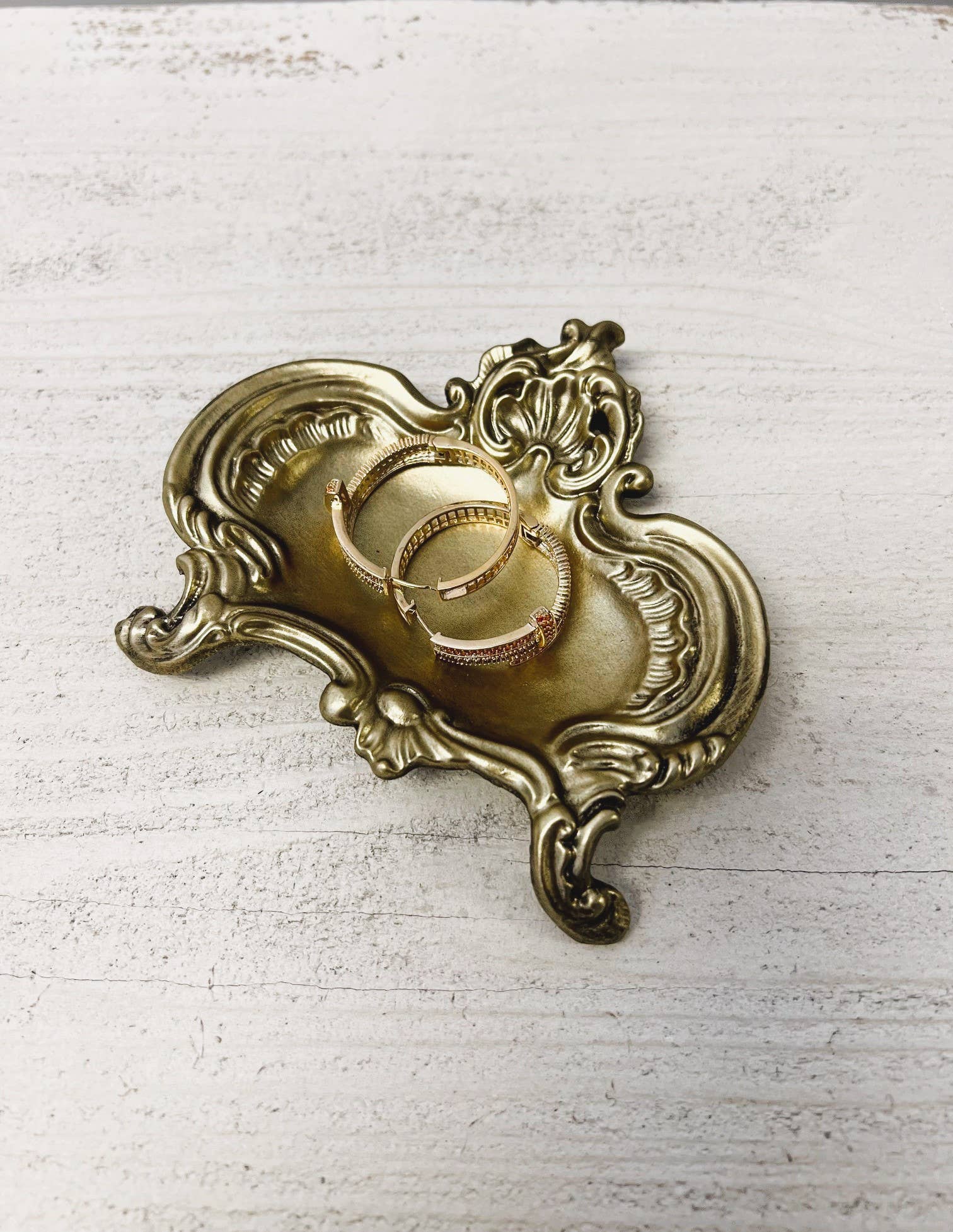 VINTAGE JEWELRY DISH