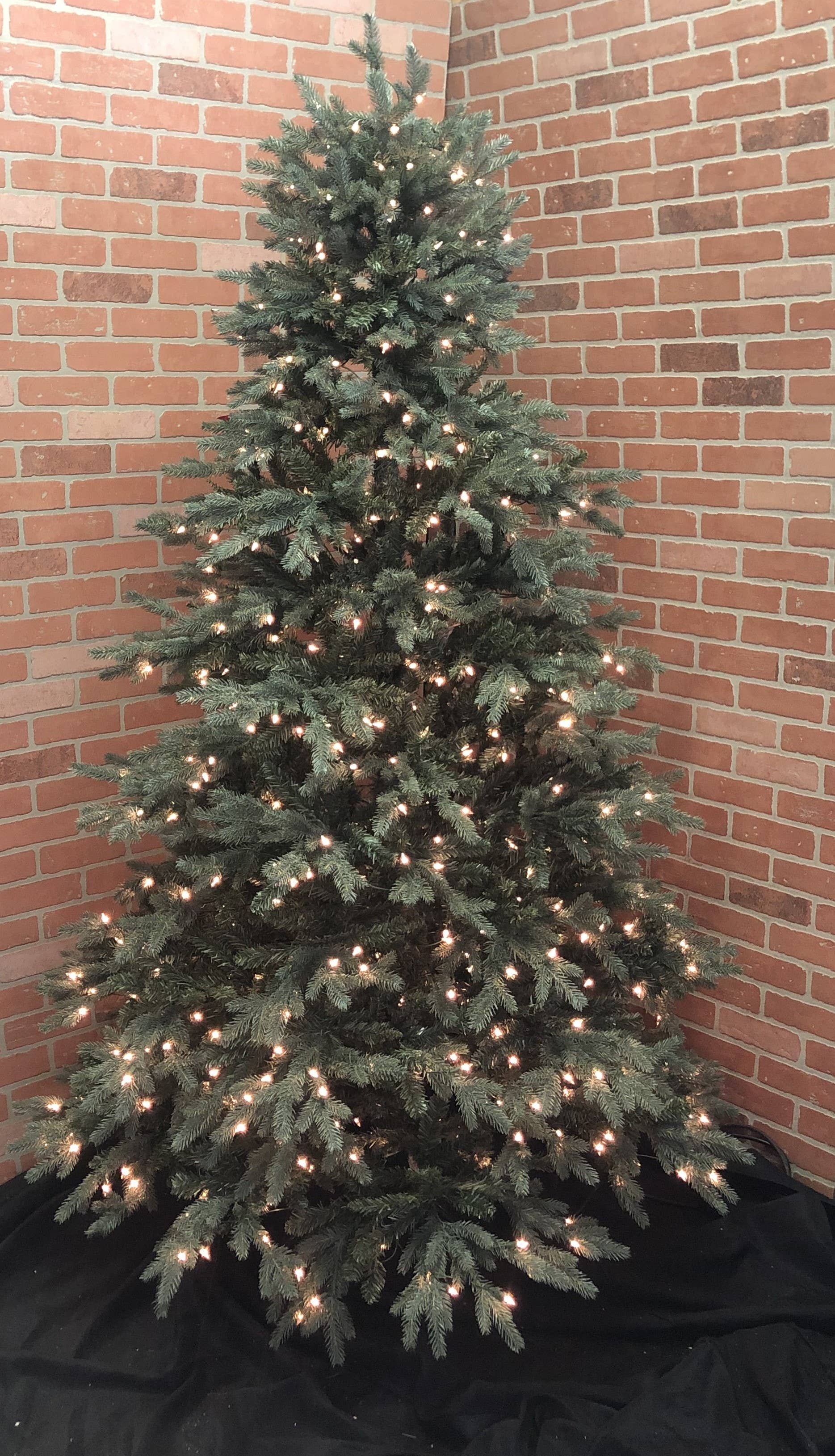7.5' Balsam PE Tree, 600 UL Lights